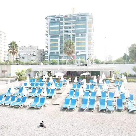 Tower Seaside Mahmutlar трехкомнатная этаж 8 阿拉尼亚
