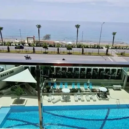 Tower Seaside Mahmutlar трехкомнатная этаж 8 阿拉尼亚