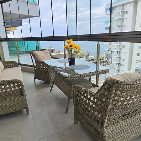 Tower Seaside Mahmutlar трехкомнатная этаж 8 Апартаменти *